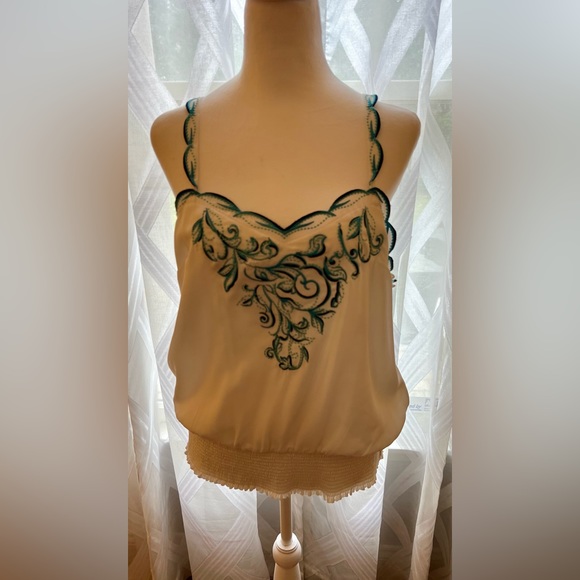 White House Black Market Tops - WHITE HOUSE BLACK MARKET White with Turquoise Embroidered Flowers Top